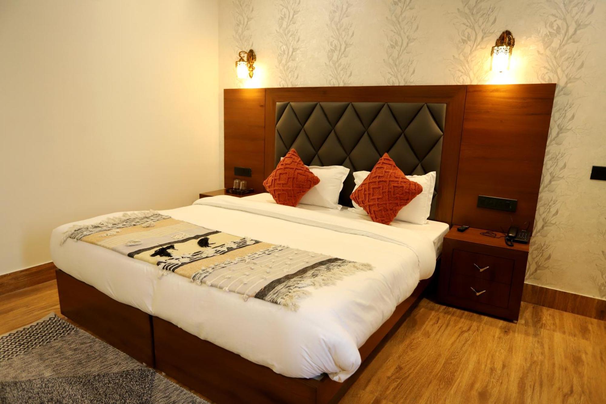 Hotel Dhingra Inn Rewāri المظهر الخارجي الصورة